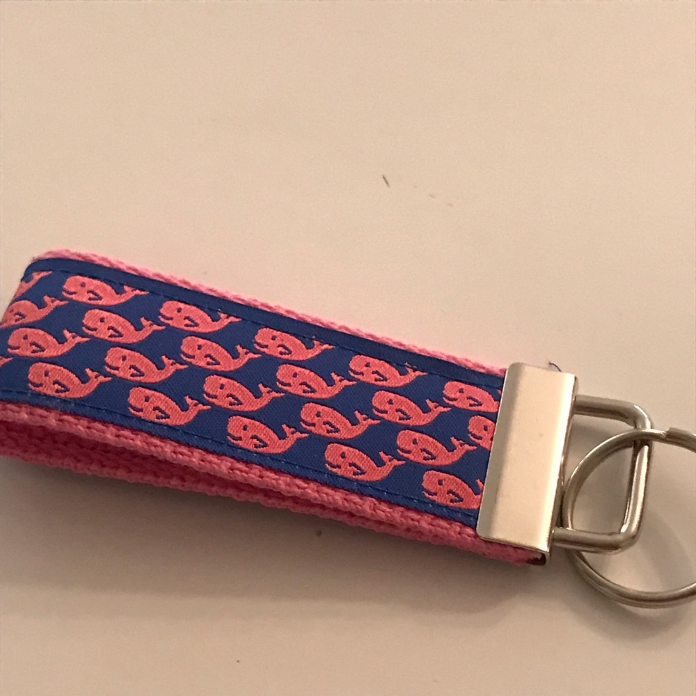 Gorgeous, hand crafted Whale 🐳 key fob!